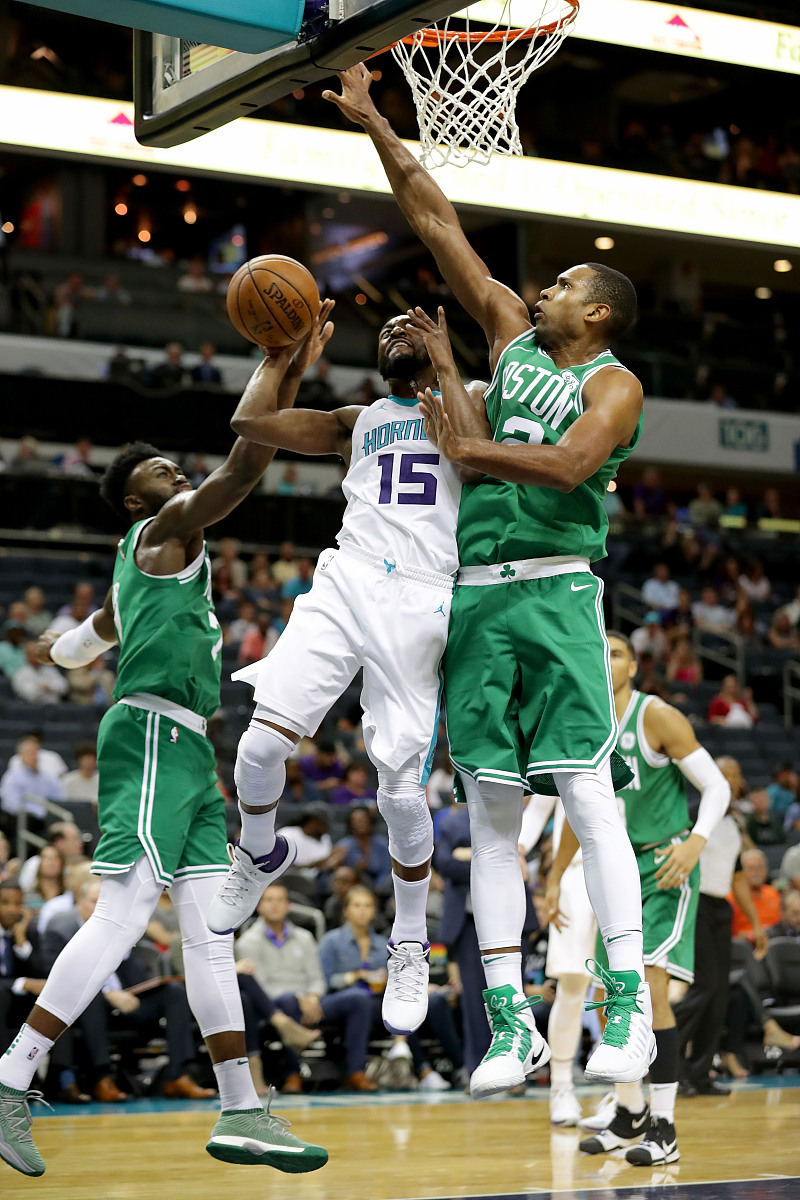 亚博体育-塔图姆连续十二场比赛得分超过最后时刻胜出，独行侠不断突破！引发球迷热议的简单介绍