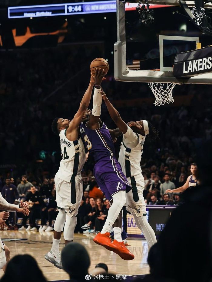 亚博- 字母哥扣篮集锦高清 