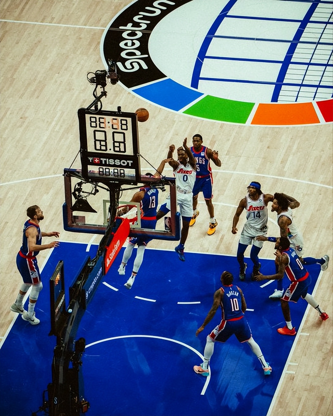 亚博-哈登关键节点绝杀，西班牙队带队取胜！的简单介绍