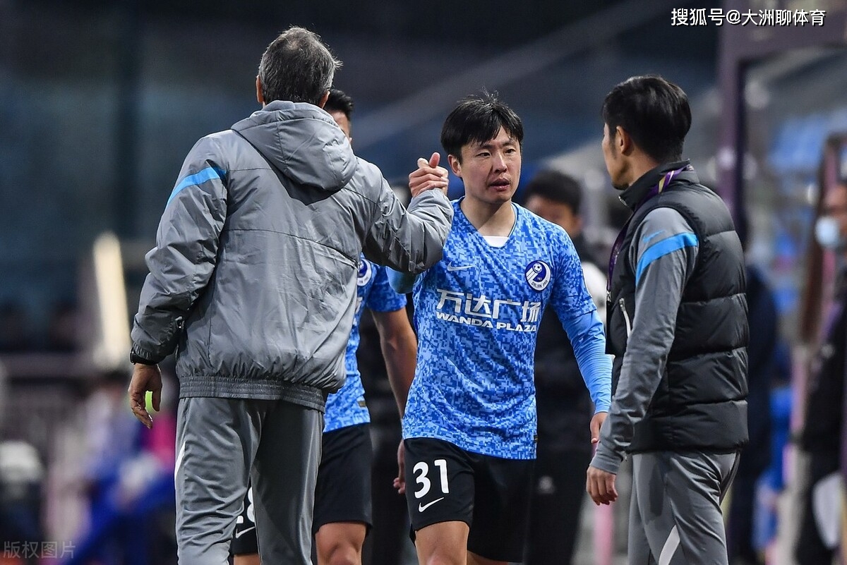 YABO- 阿扎伦卡遭遇十二连败,法国队教练面临压力了吗 